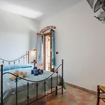 3 Bedroom Cozy In Marsaglia Cn Vakantiehuis *
