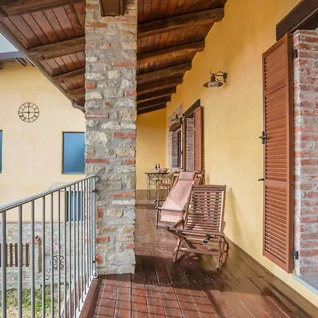In Marsaglia Cn With Jacuzzi Holiday home