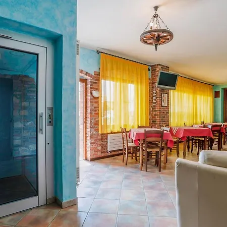 In Marsaglia Cn With Jacuzzi Ferienhaus