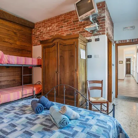 3 Bedroom Cozy In Marsaglia Cn Дом отдыха *